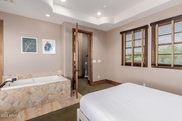 6215 E TURQUOISE Avenue, Paradise Valley, AZ 85253