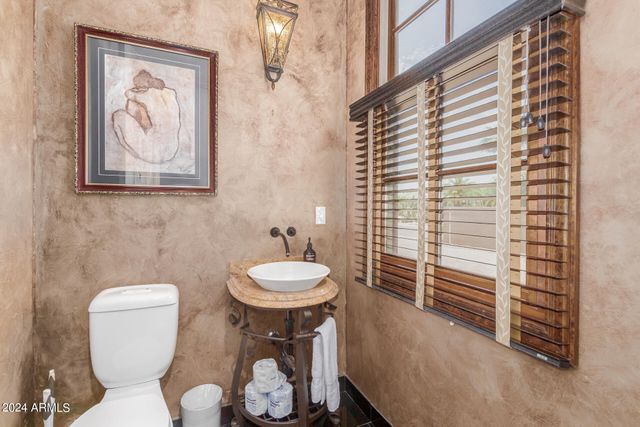 6215 E TURQUOISE Avenue, Paradise Valley, AZ 85253