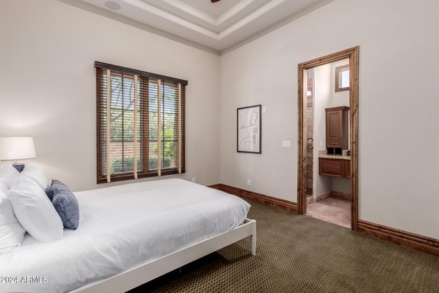 6215 E TURQUOISE Avenue, Paradise Valley, AZ 85253