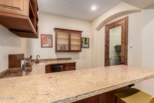 6215 E TURQUOISE Avenue, Paradise Valley, AZ 85253