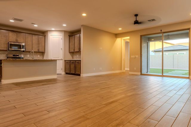 9701 E Spiral Avenue, Mesa, AZ 85212