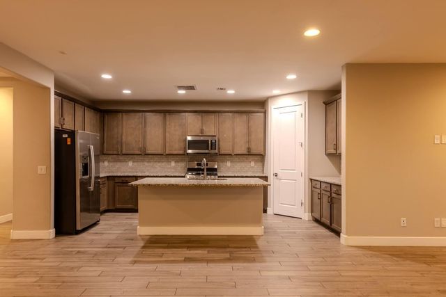 9701 E Spiral Avenue, Mesa, AZ 85212