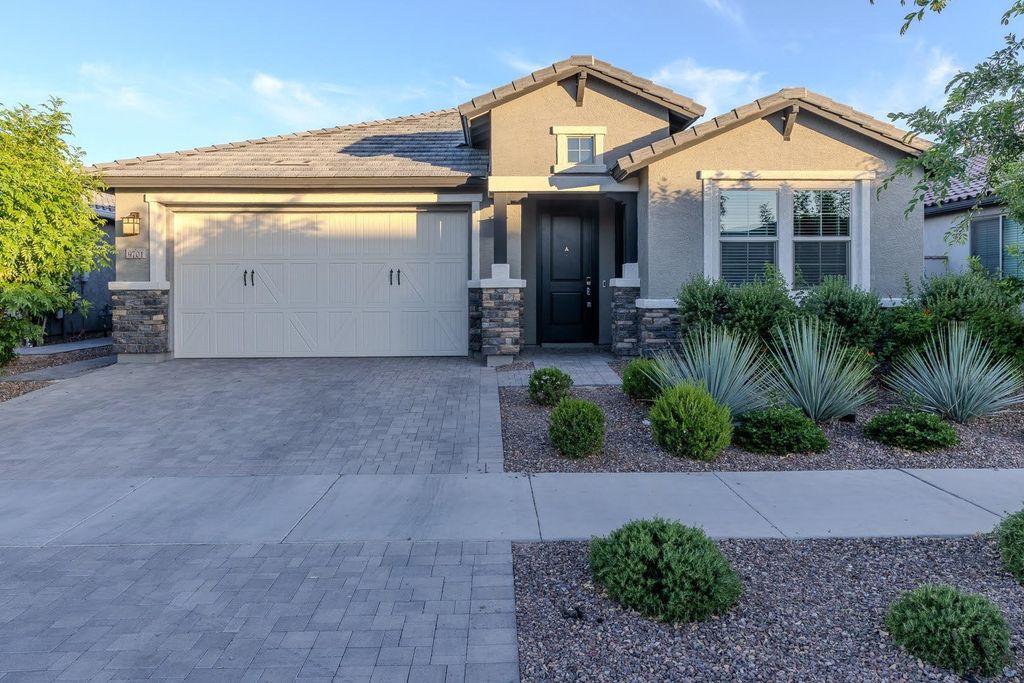 9701 E Spiral Avenue, Mesa, AZ 85212
