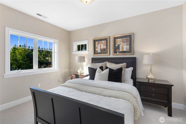 905 250th Avenue NE, Sammamish, WA 98074