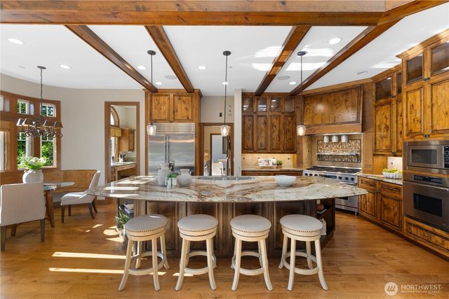 905 250th Avenue NE, Sammamish, WA 98074