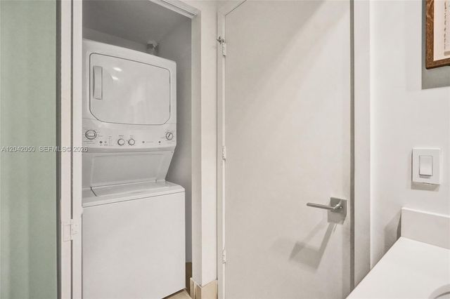 121 NE 34th Street 2205, Miami, FL 33137