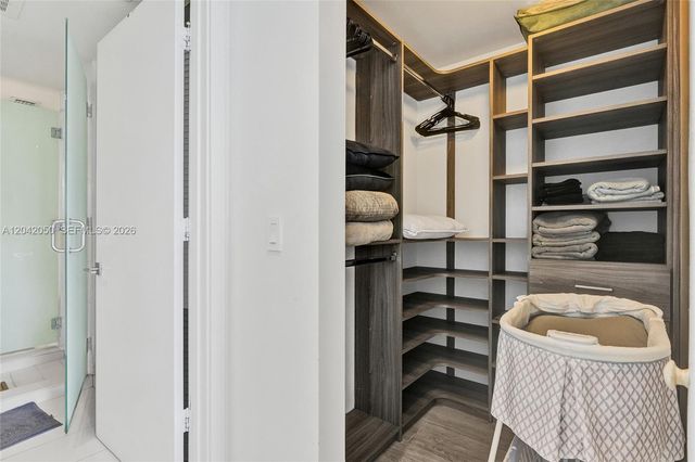 121 NE 34th Street 2205, Miami, FL 33137