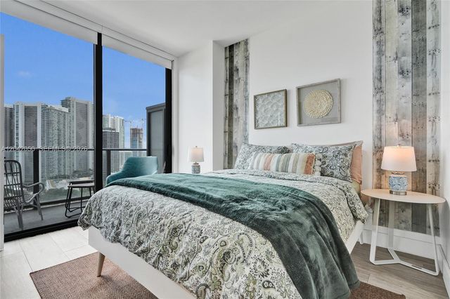 121 NE 34th Street 2205, Miami, FL 33137