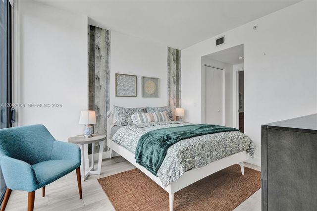 121 NE 34th Street 2205, Miami, FL 33137