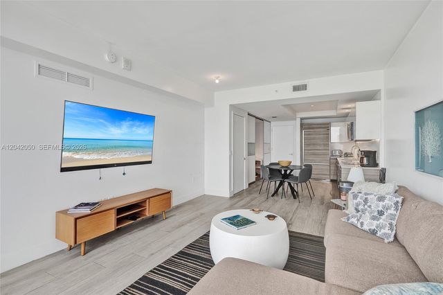 121 NE 34th Street 2205, Miami, FL 33137