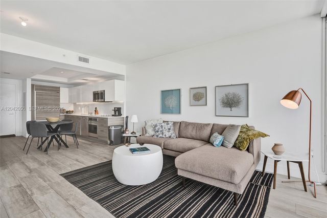 121 NE 34th Street 2205, Miami, FL 33137