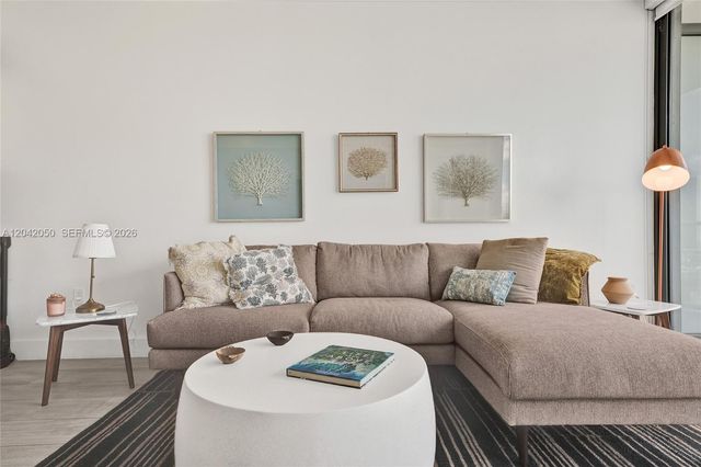 121 NE 34th Street 2205, Miami, FL 33137
