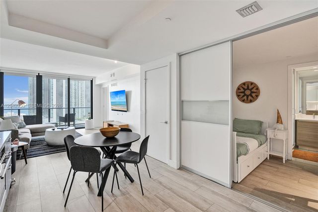 121 NE 34th Street 2205, Miami, FL 33137