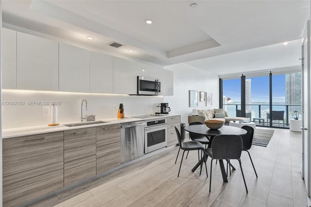 121 NE 34th Street 2205, Miami, FL 33137