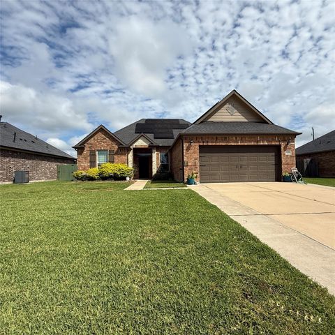 141 Majestic Oak Circle, Lake Jackson, TX 77566