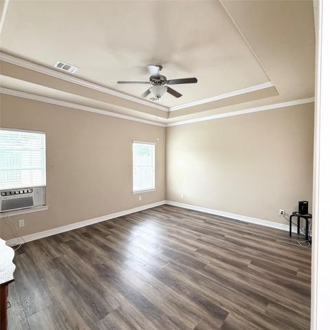 141 Majestic Oak Circle, Lake Jackson, TX 77566