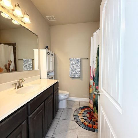 141 Majestic Oak Circle, Lake Jackson, TX 77566
