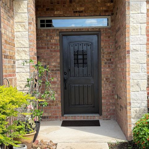 141 Majestic Oak Circle, Lake Jackson, TX 77566