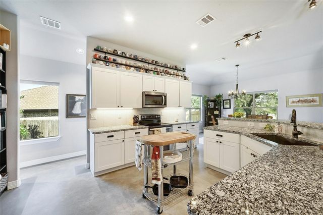 19908 Victoria Chase RD, Lago Vista, TX 78645