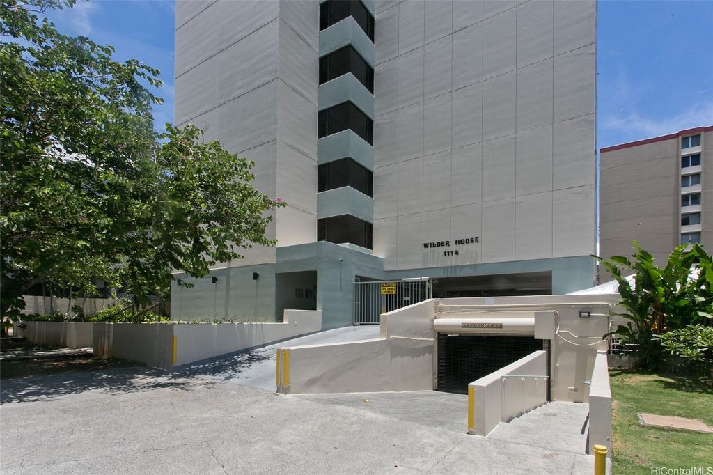 1114 Wilder Avenue 207, Honolulu, HI 96822