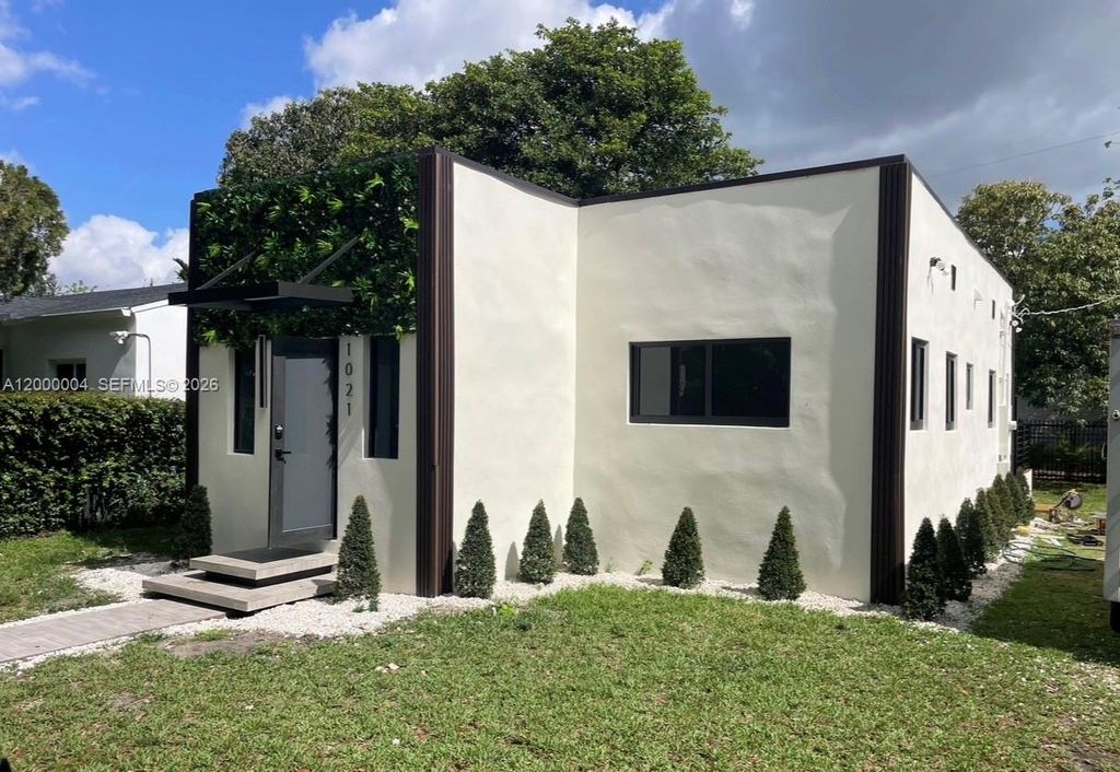 1021 NW 48th St, Miami, FL 33127