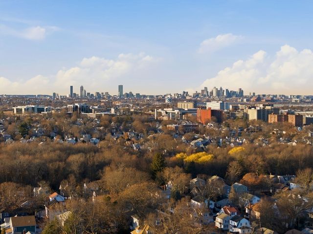 169 Pine St, Quincy, MA 02170