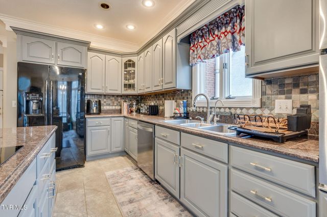 1817 Buckingham Court, Kingsport, TN 37660