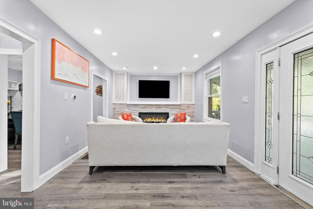 913 10TH AVE, Prospect Park, PA 19076