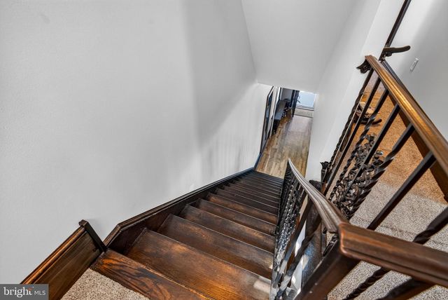 1 OAKVIEW AVE, Cherry Hill, NJ 08002