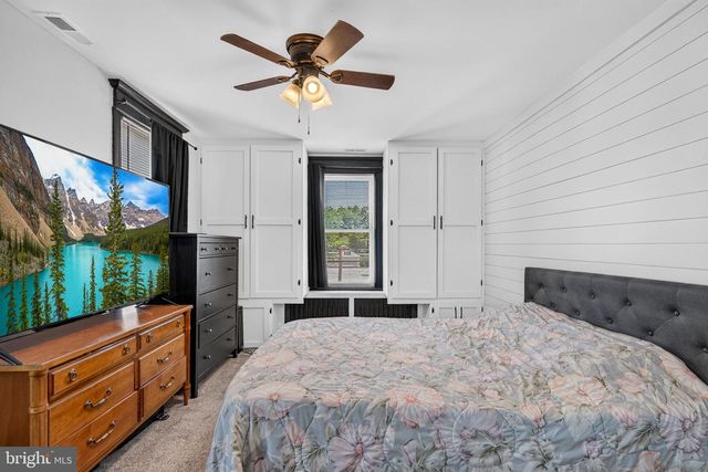 1 OAKVIEW AVE, Cherry Hill, NJ 08002