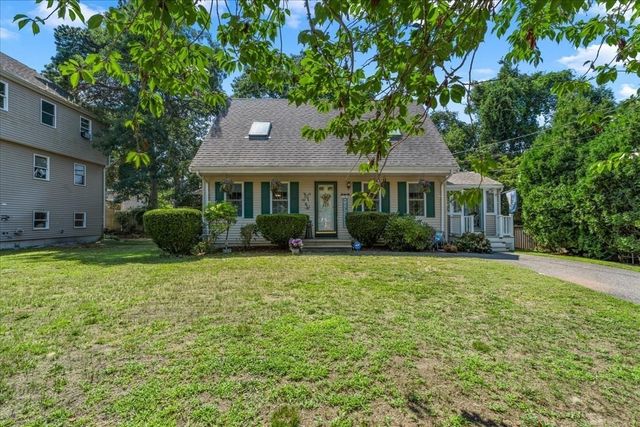 108 Wareham Lake Shore Dr, Wareham, MA 02538