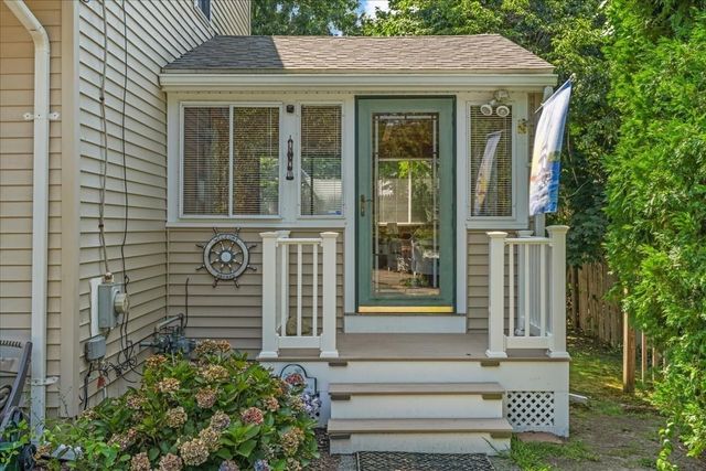 108 Wareham Lake Shore Dr, Wareham, MA 02538