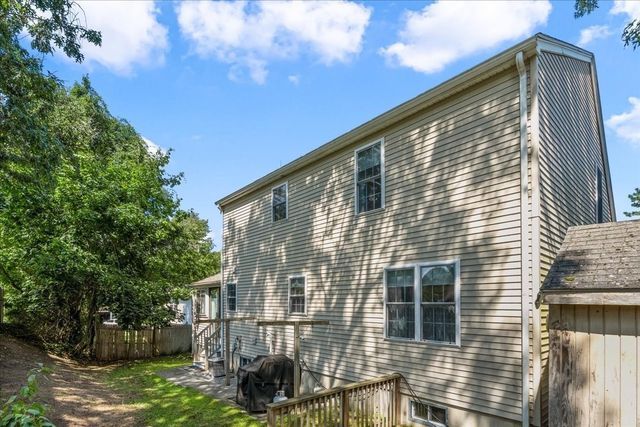 108 Wareham Lake Shore Dr, Wareham, MA 02538