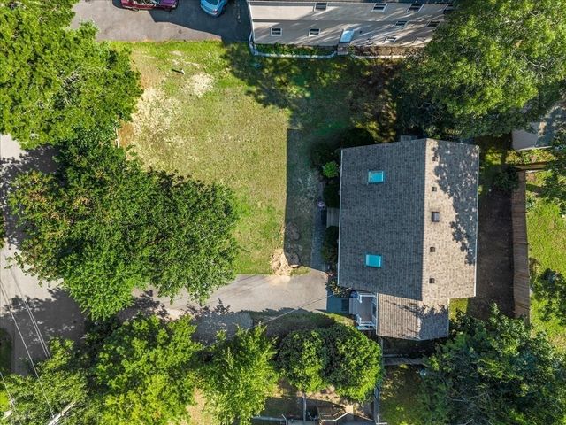 108 Wareham Lake Shore Dr, Wareham, MA 02538