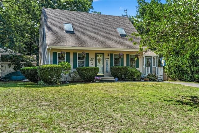 108 Wareham Lake Shore Dr, Wareham, MA 02538