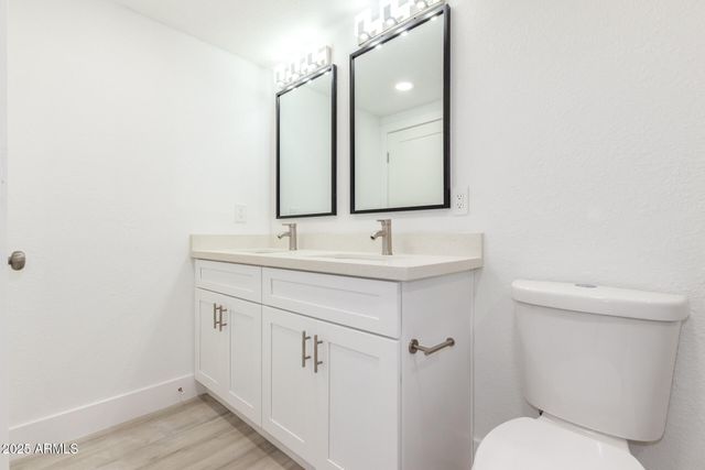 120 W HU ESTA Drive, Tempe, AZ 85282