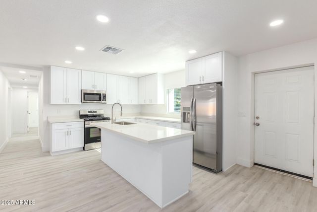 120 W HU ESTA Drive, Tempe, AZ 85282