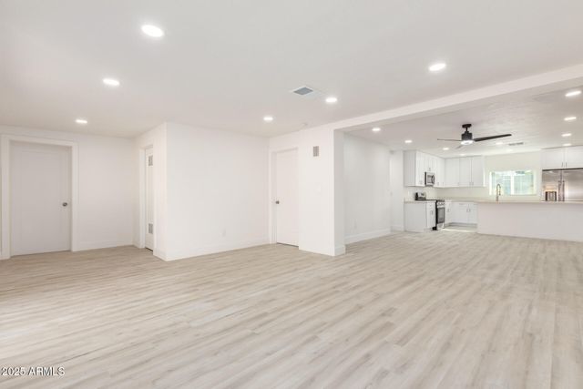 120 W HU ESTA Drive, Tempe, AZ 85282