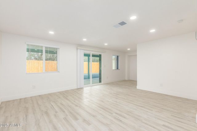 120 W HU ESTA Drive, Tempe, AZ 85282