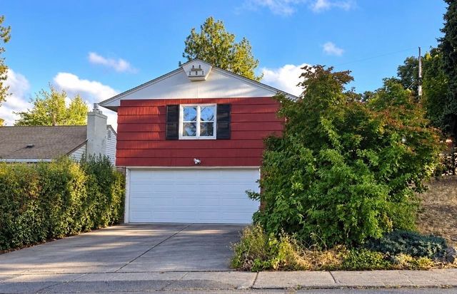 1504 E Pinecrest Rd, Spokane, WA 99203