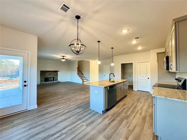 6454 Plantation Station Drive, Lula, GA 30554