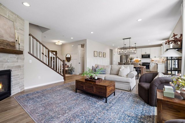 2265 Creekview Drive, Victoria, MN 55386