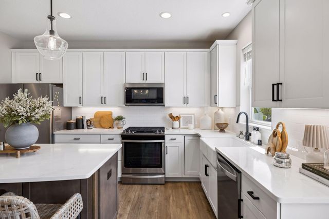 2265 Creekview Drive, Victoria, MN 55386