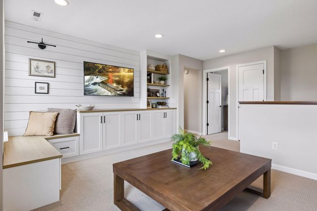 2265 Creekview Drive, Victoria, MN 55386
