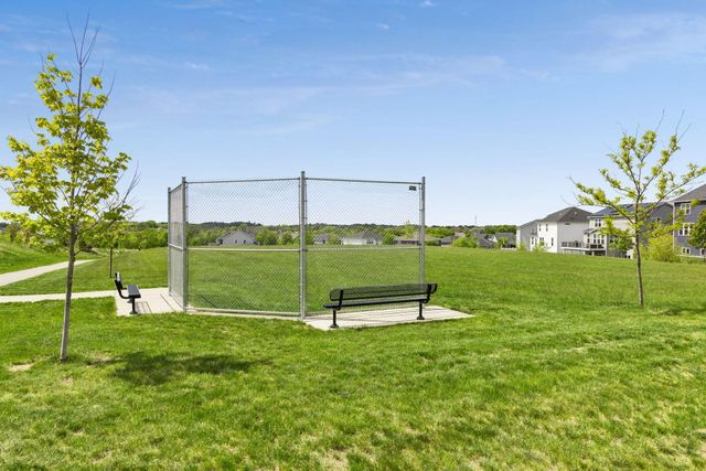 2265 Creekview Drive, Victoria, MN 55386