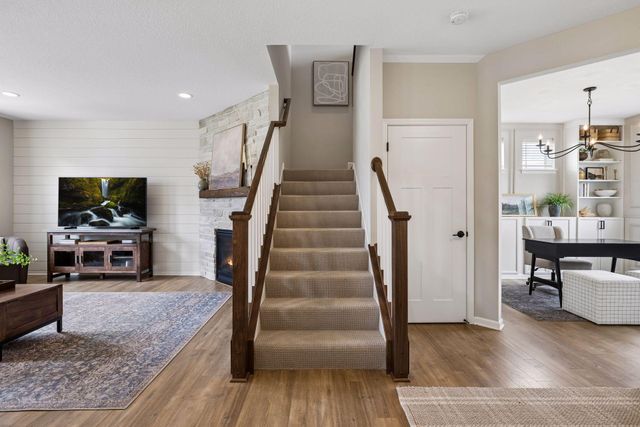 2265 Creekview Drive, Victoria, MN 55386