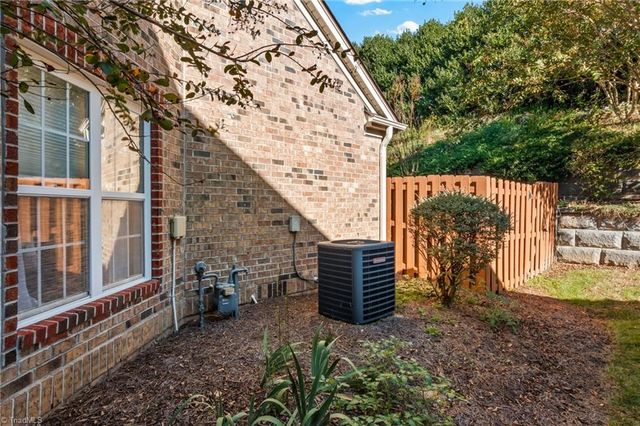 400 Southlake Court, Lexington, NC 27295