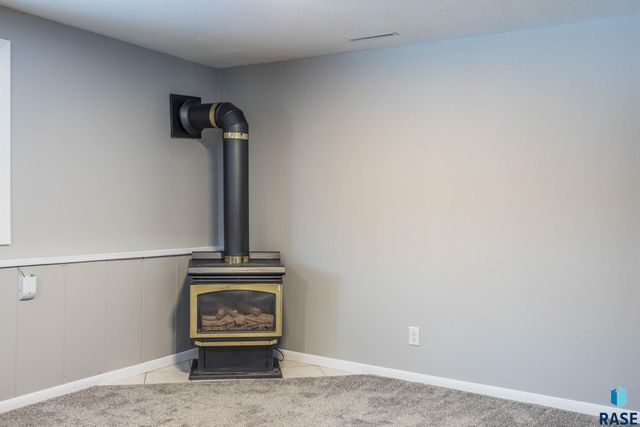 808 S Thompson Ave Avenue, Sioux Falls, SD 57103