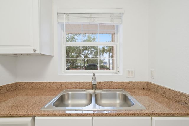 4276 Calinda Lane APT 112, Niceville, FL 32578