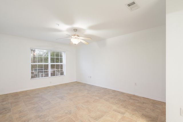 4276 Calinda Lane APT 112, Niceville, FL 32578